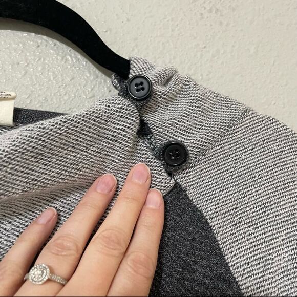 Roxy Gray and Light Gray Women's Sweater - Picture 6 of 8